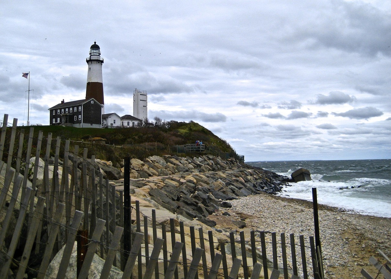 montauk light house, lighthouse, coast, historic, island, nature, montauk, ocean, peaceful, point, sky, cliffs, coastline, landmark, maritime, nautical-487640.jpg